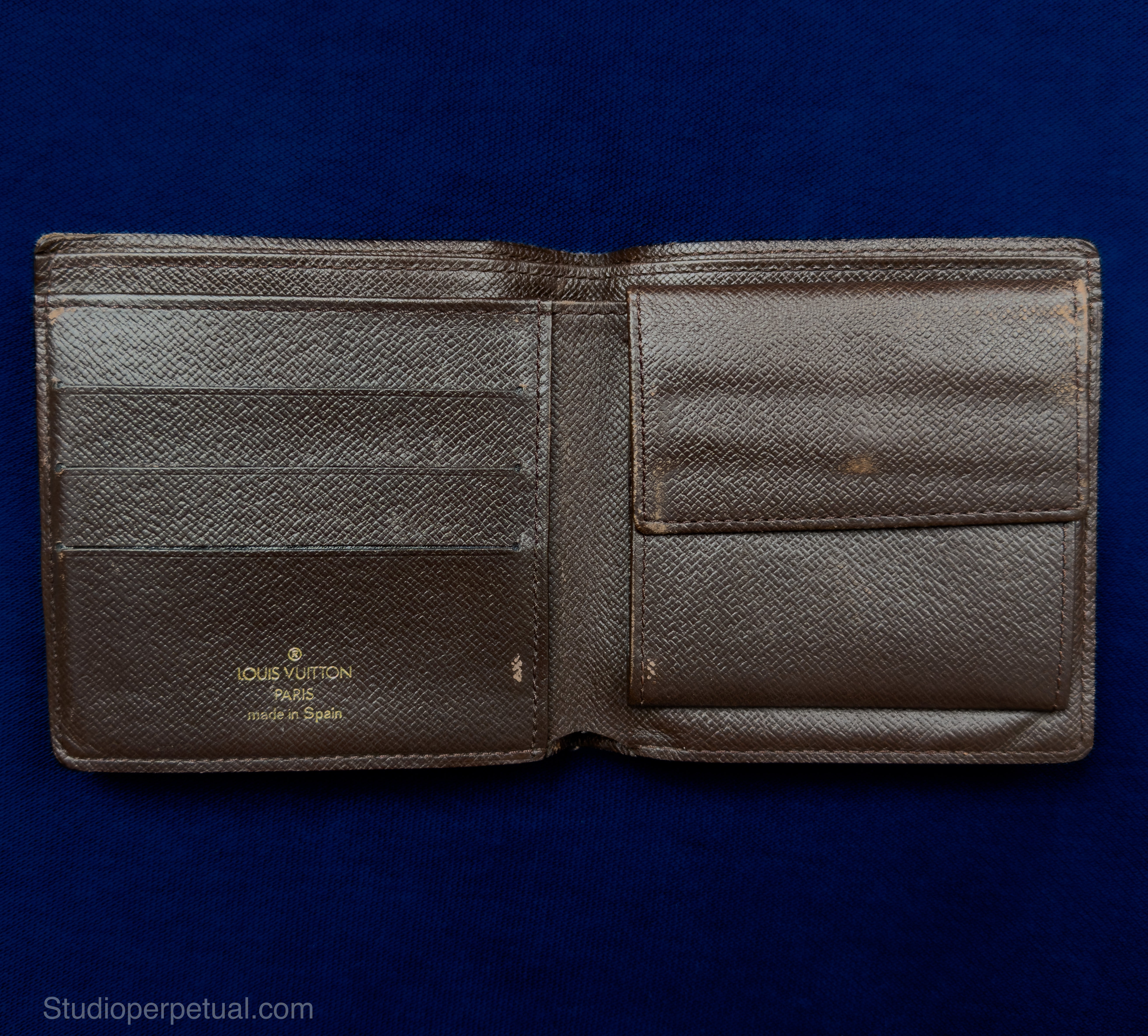 Louis Vuitton Damier Bi-Fold Wallet Vintage | Studio Perpetual