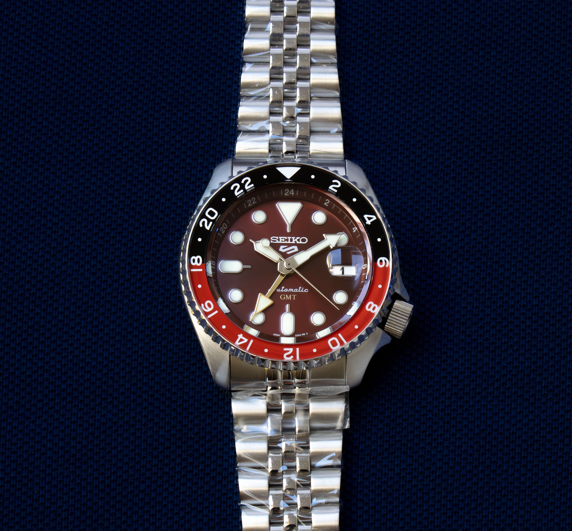 Seiko 5 GMT ”Passion Red“ SSK031K1